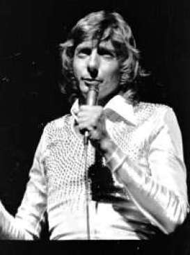 Barry-Manilow-the-70s-32365611-199-268